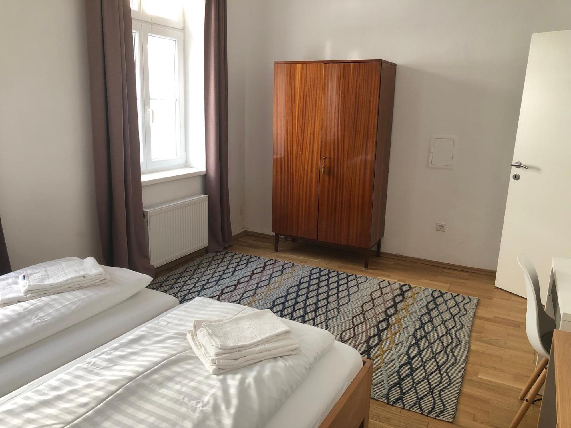 Apartament Grosse 4 Zimmer Wohnung. Schonbrunn-nahe! *