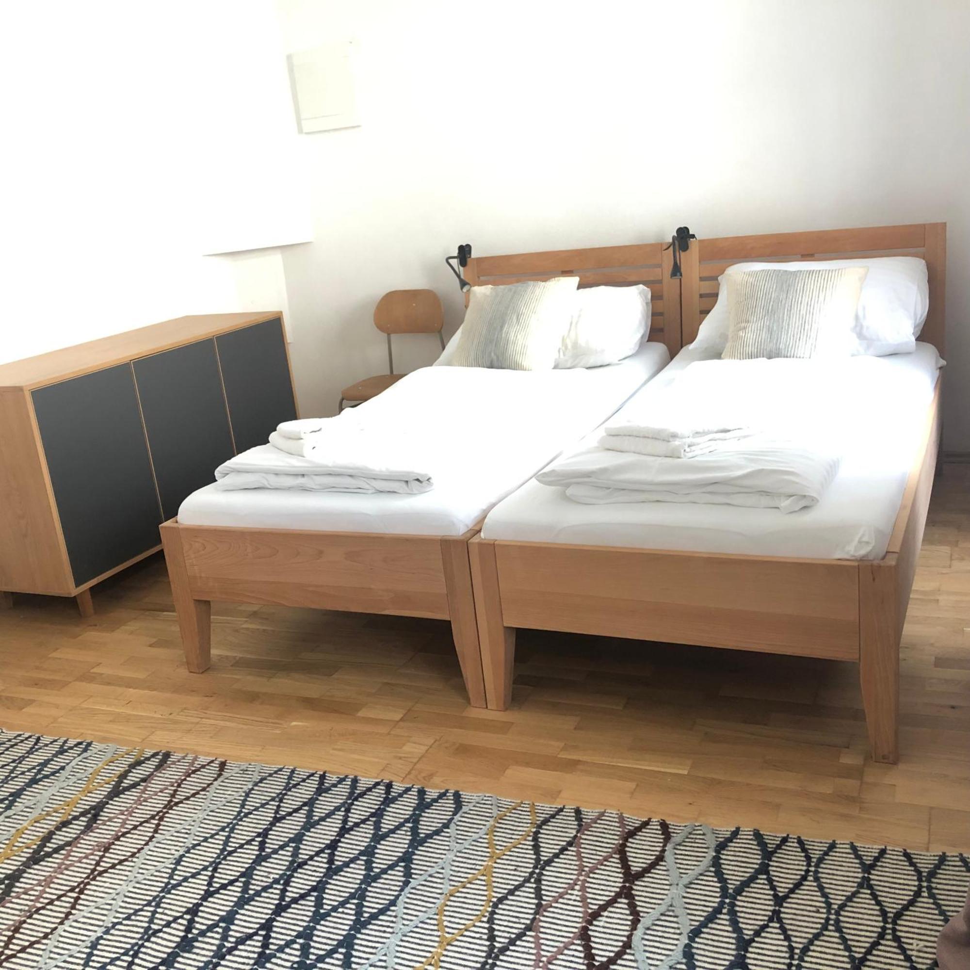 Grosse 4 Zimmer Wohnung. Schonbrunn-nahe! Wiedeń